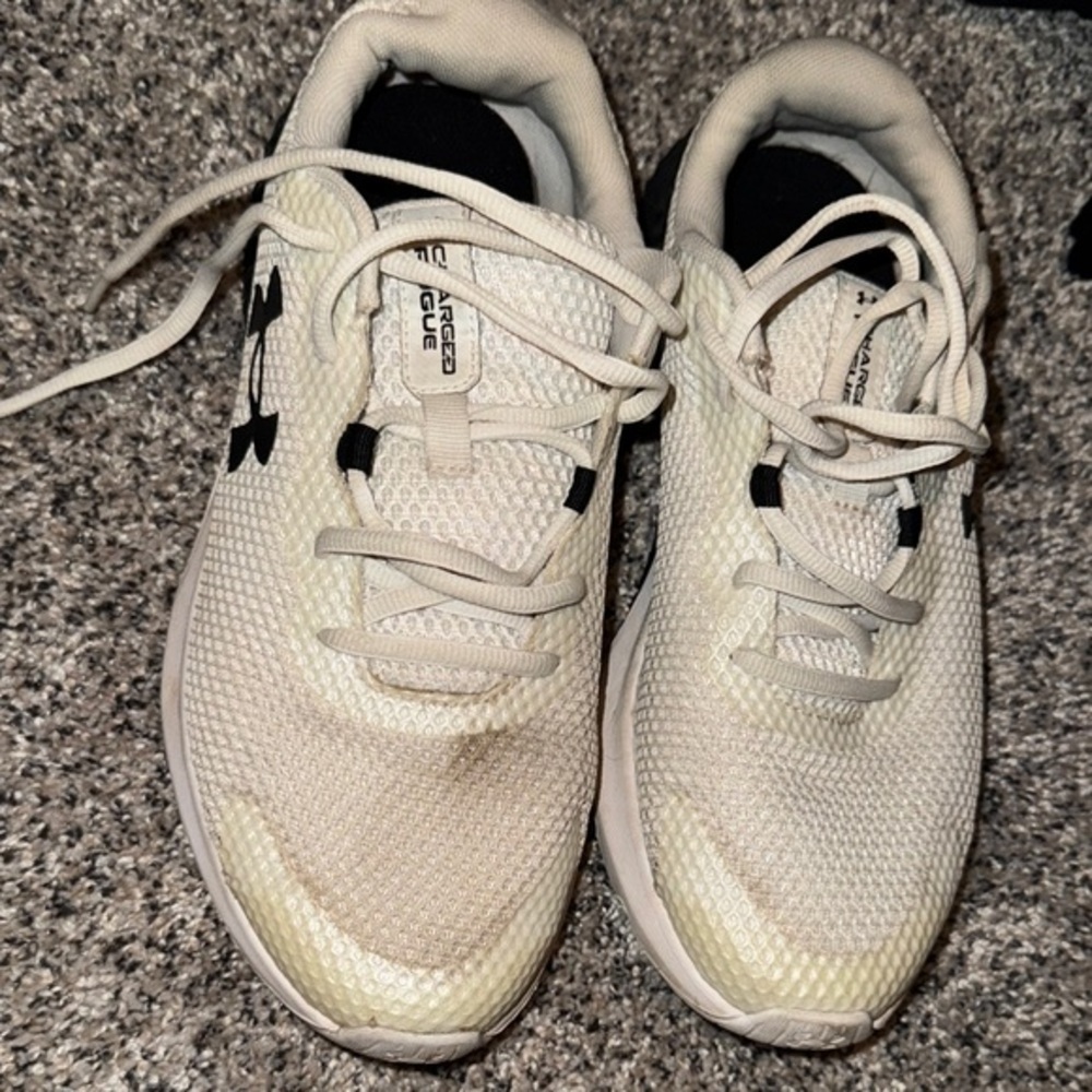 Under Armour White Athletic Shoes with Breathable Mesh and Padded Tongue